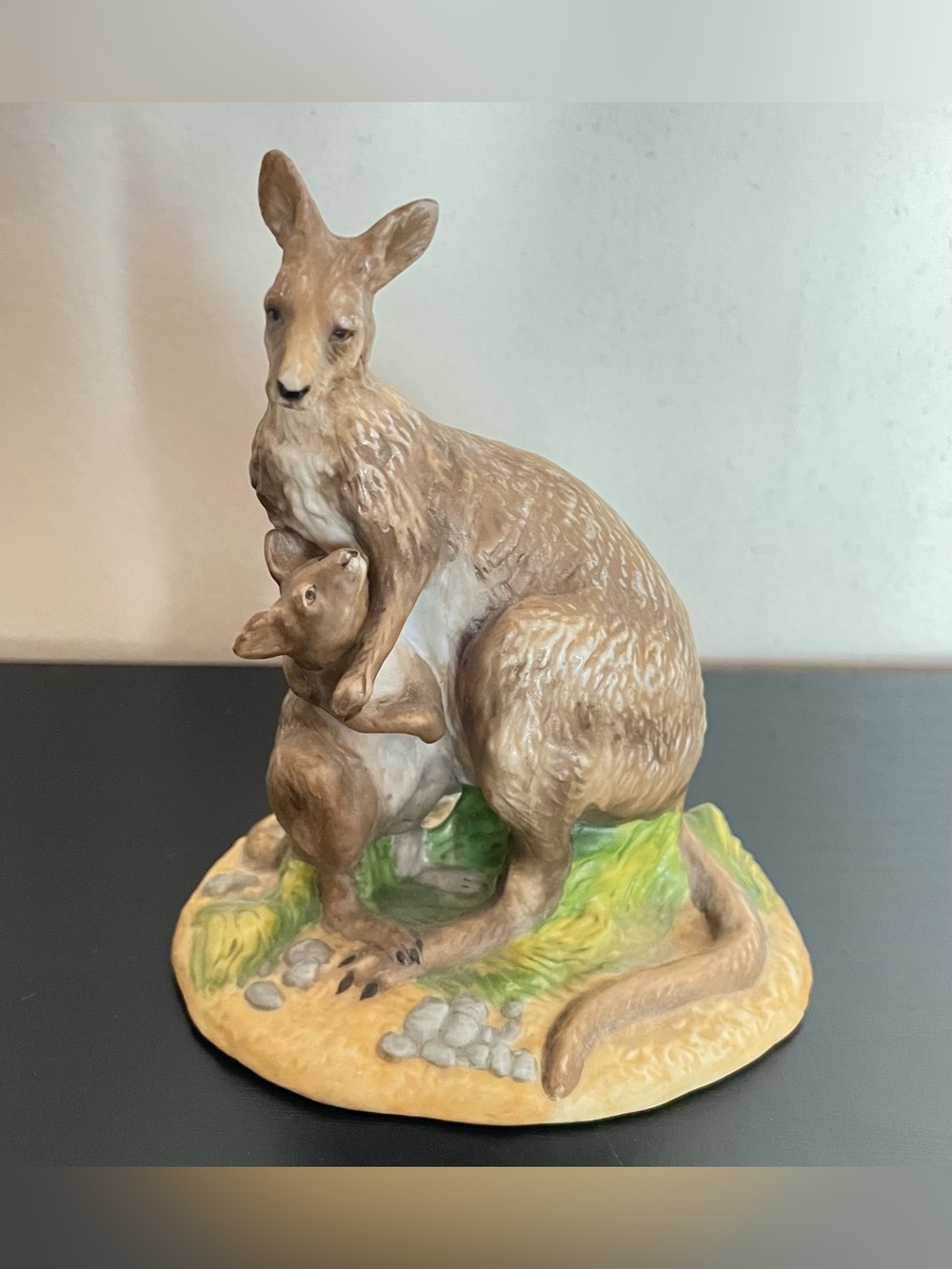 1989 The Franklin Mint Porcelain Tasmanian Forester Kangaroo